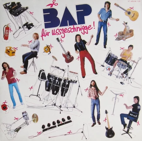 plattencover "BAP für uszeschnigge"

darauf zu sehen sind die bandmitglieder und ihre instrumente mit strichlierten linien und scheren die andeuten dass man alles ausschneiden soll