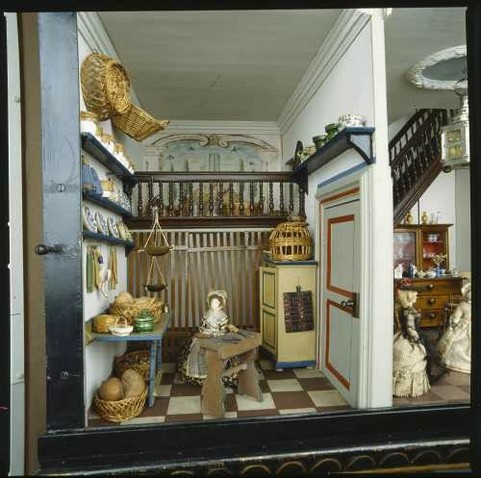 Blick in das Puppenhaus der Familie Gontard