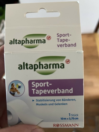 Packung Sporttapeverband der Marke „altspharma“